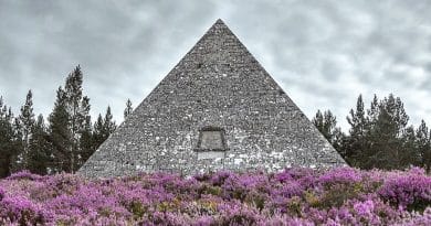 Scottish Pyramid